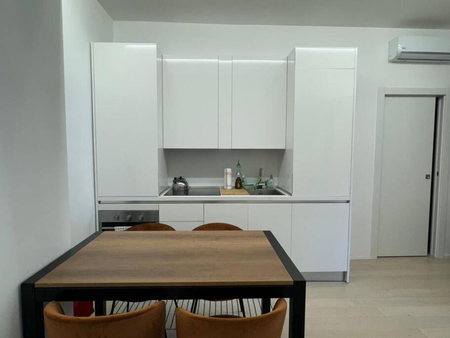 Modern Apartment - Walking Distance To Milan Central Station Esterno foto